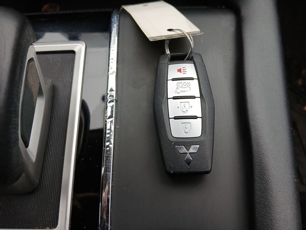 2022 Mitsubishi Outlander Base