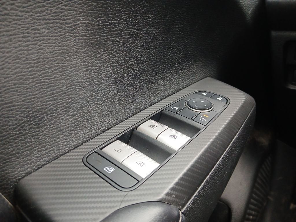 2022 Mitsubishi Outlander Base