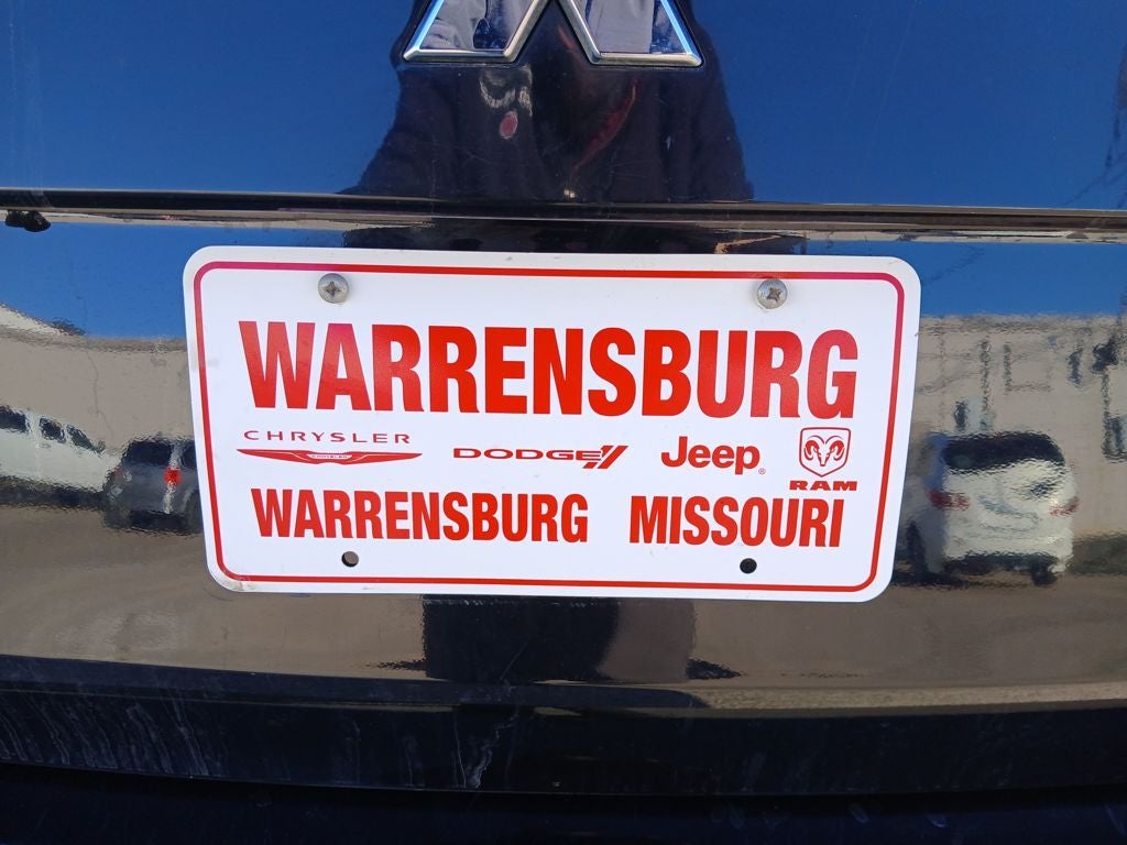 2022 Mitsubishi Outlander Base