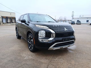 2022 Mitsubishi Outlander Base