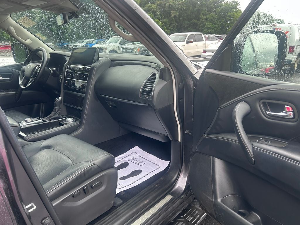 2024 INFINITI QX80 LUXE