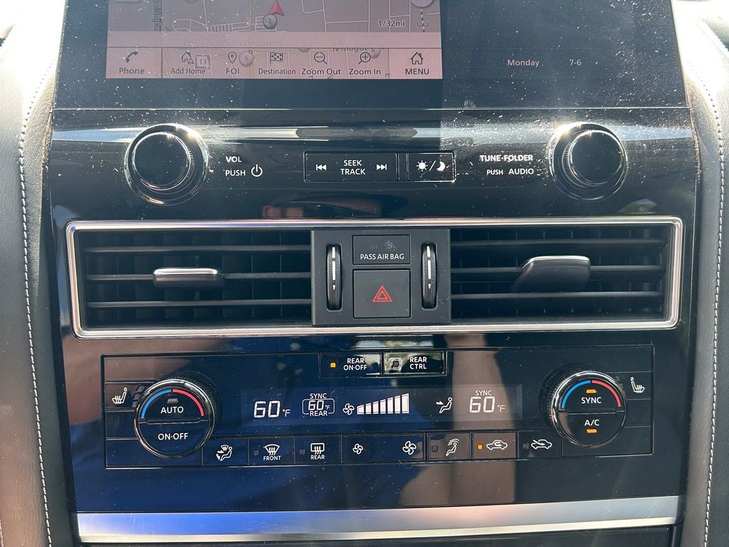 2024 INFINITI QX80 LUXE