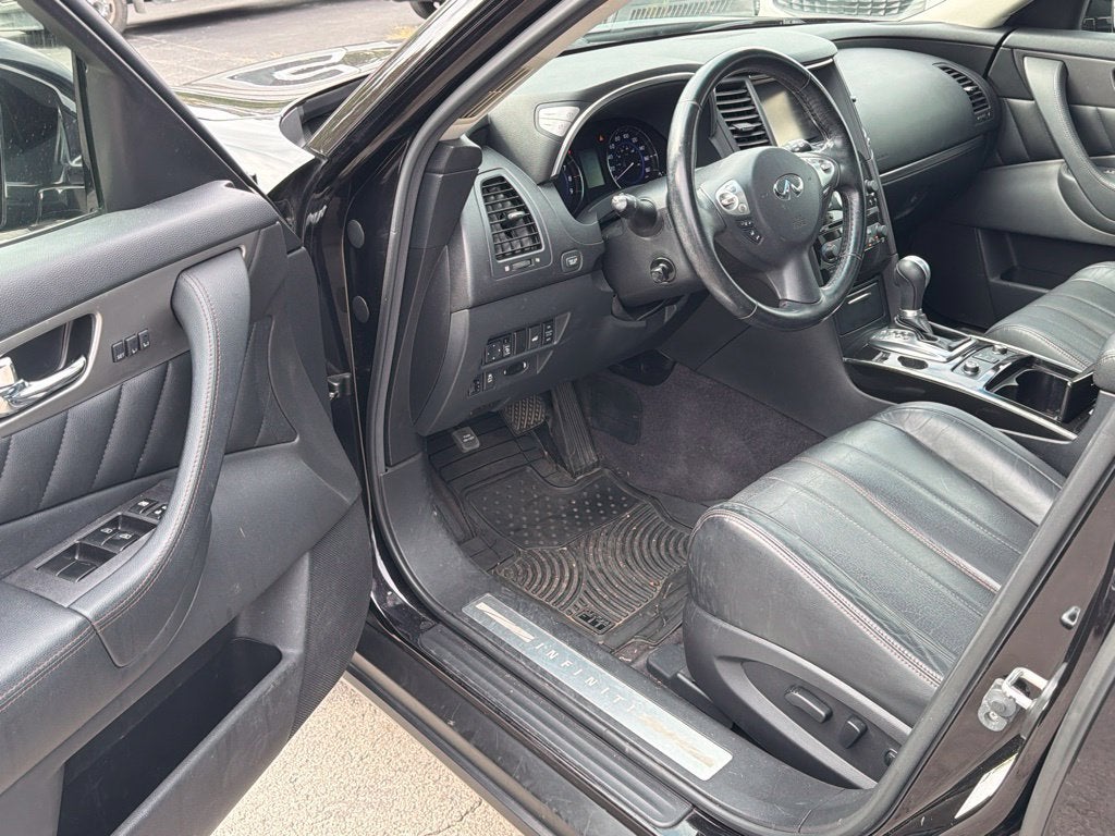 2017 INFINITI QX70 Base