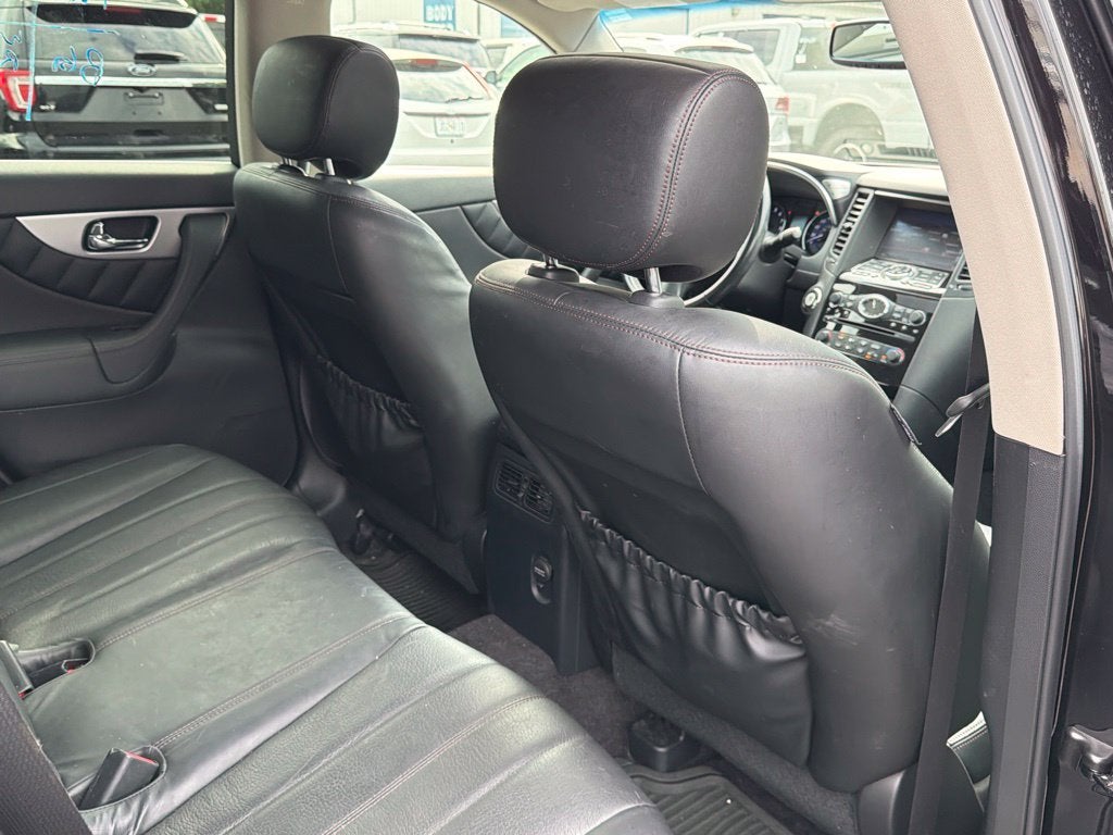 2017 INFINITI QX70 Base