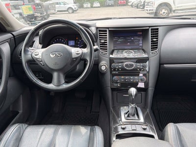 2017 INFINITI QX70 Base