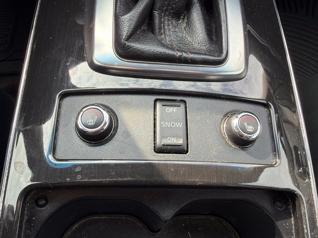 2017 INFINITI QX70 Base