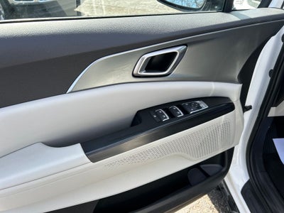 2023 Kia Carnival LX Seat Package