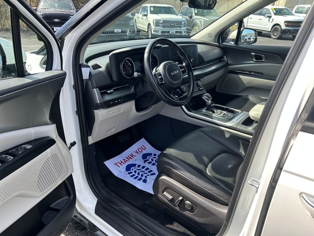 2023 Kia Carnival LX Seat Package