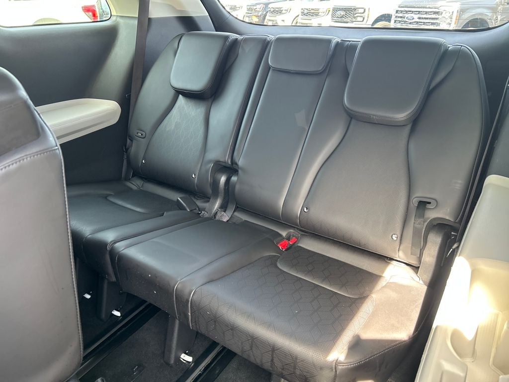 2023 Kia Carnival LX Seat Package