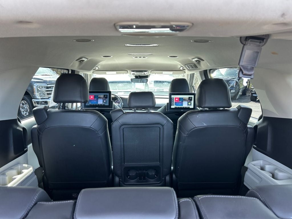 2023 Kia Carnival LX Seat Package
