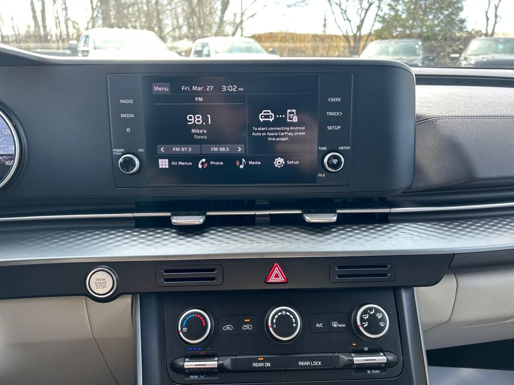 2023 Kia Carnival LX Seat Package