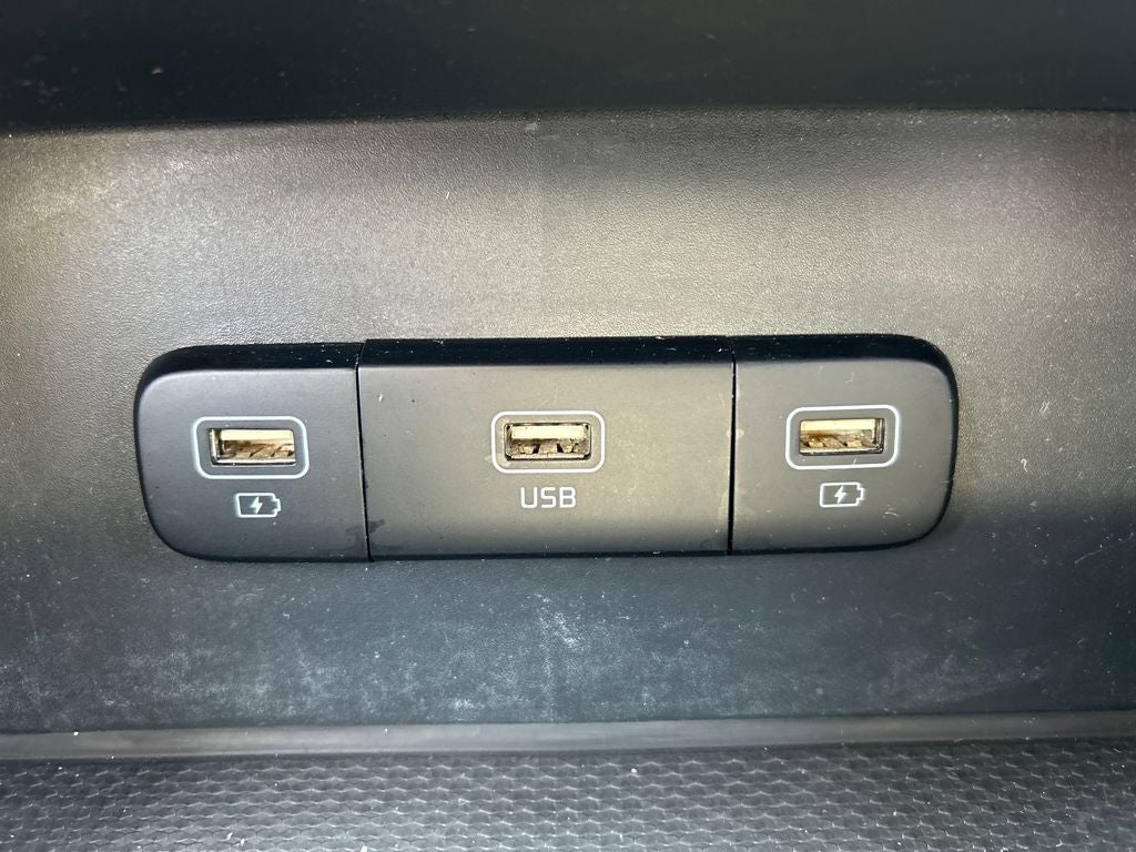 2023 Kia Carnival LX Seat Package