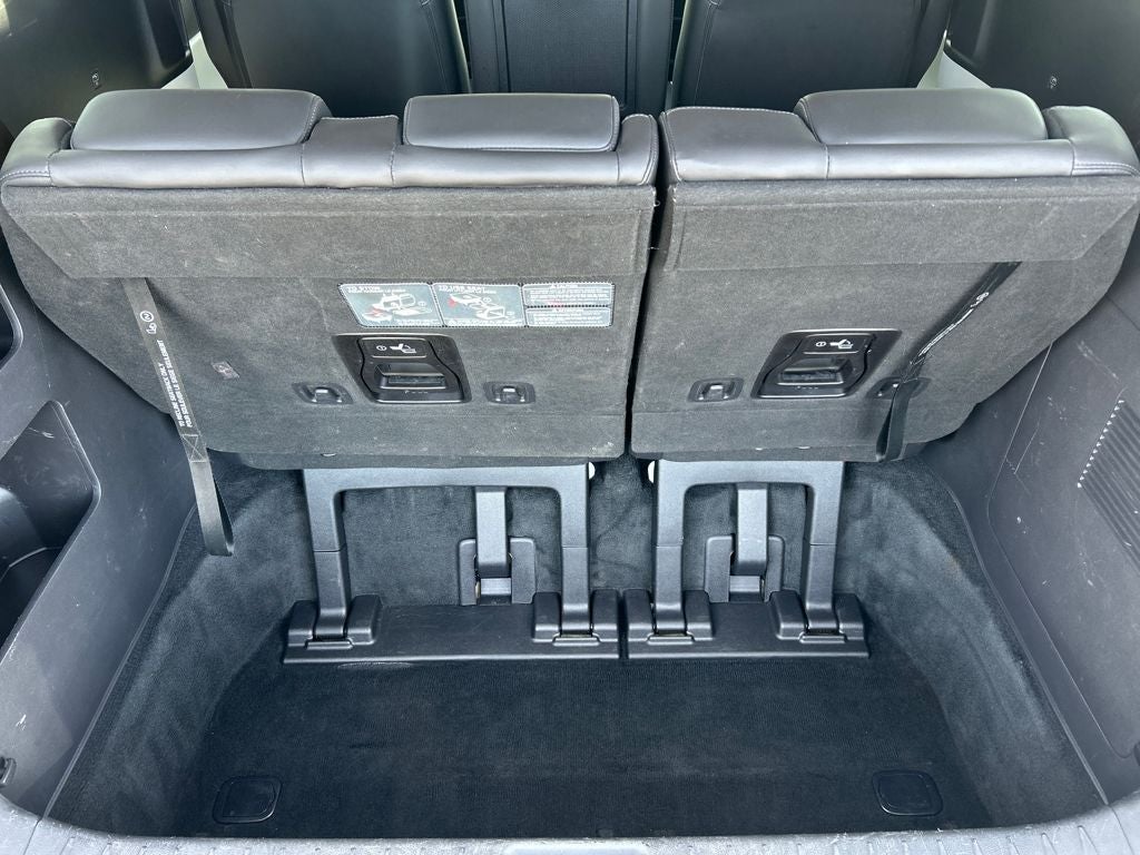 2023 Kia Carnival LX Seat Package