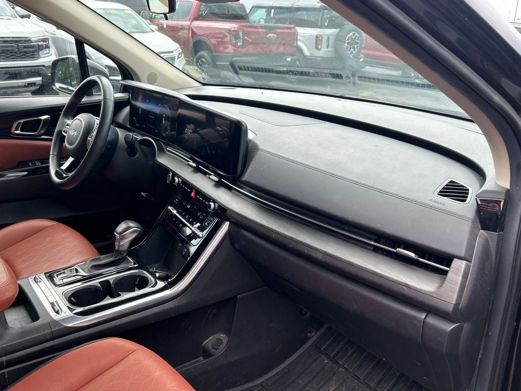 2024 Kia Carnival SX