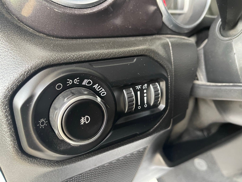 2020 Jeep Wrangler Unlimited Sahara Altitude