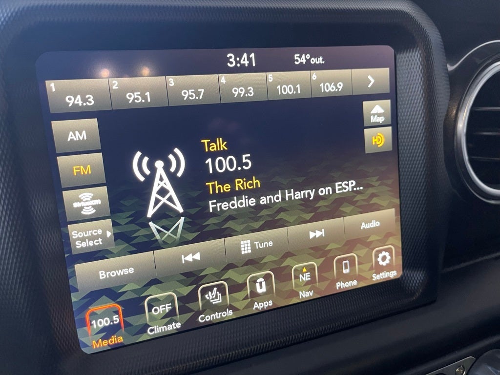 2020 Jeep Wrangler Unlimited Sahara Altitude