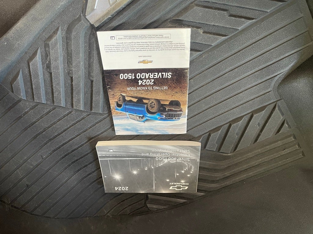 2024 Chevrolet Silverado 1500 LT LT1