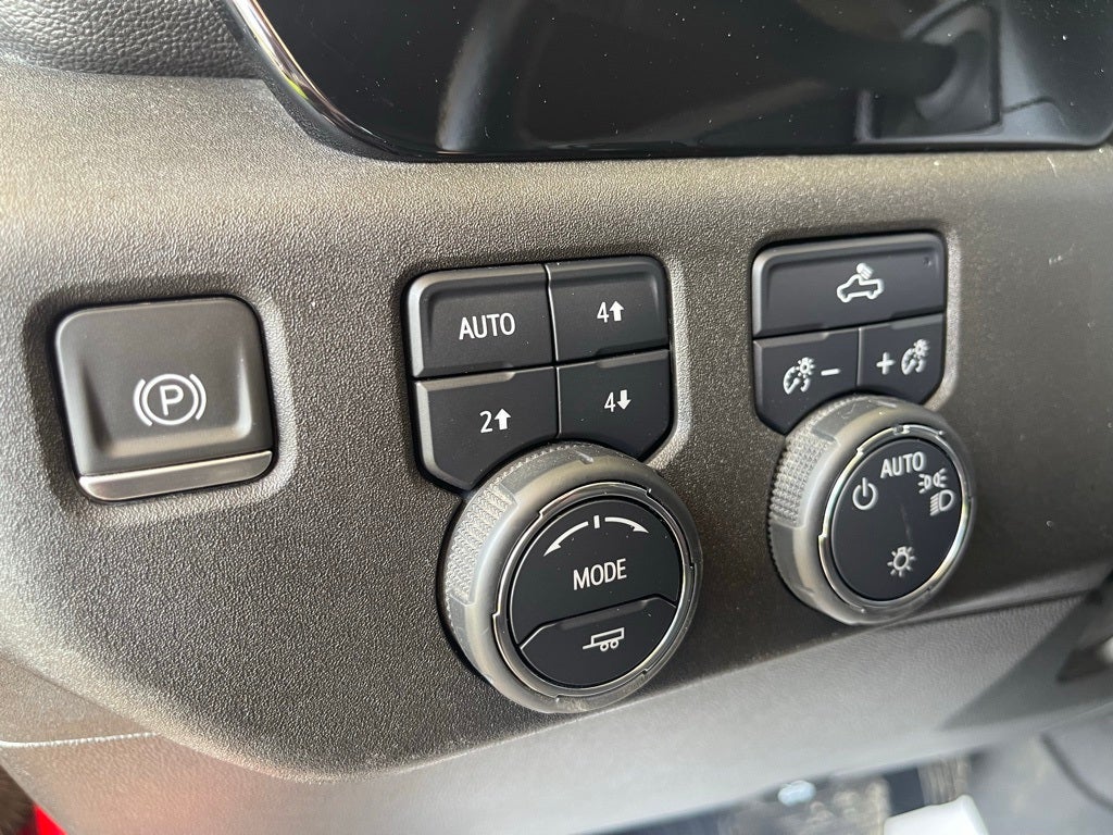 2024 Chevrolet Silverado 1500 LT LT1