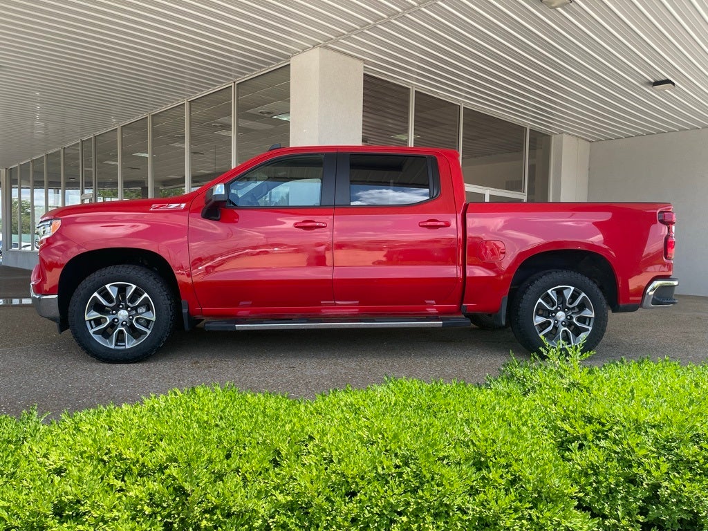2024 Chevrolet Silverado 1500 LT LT1