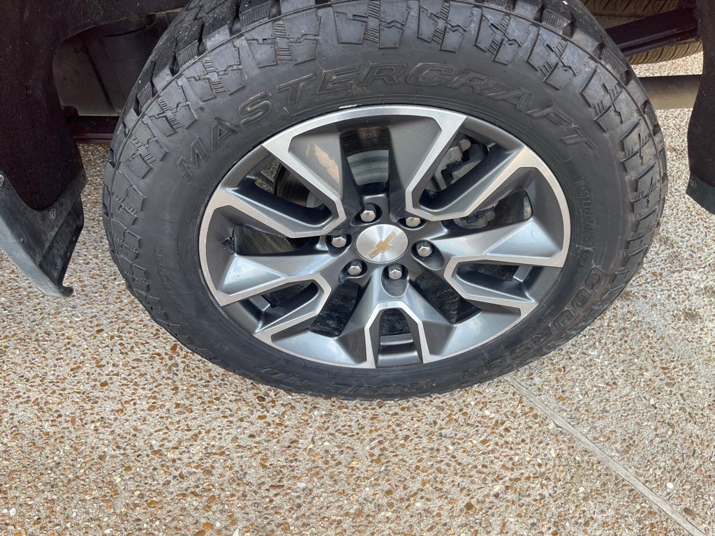 2024 Chevrolet Silverado 1500 LT LT1