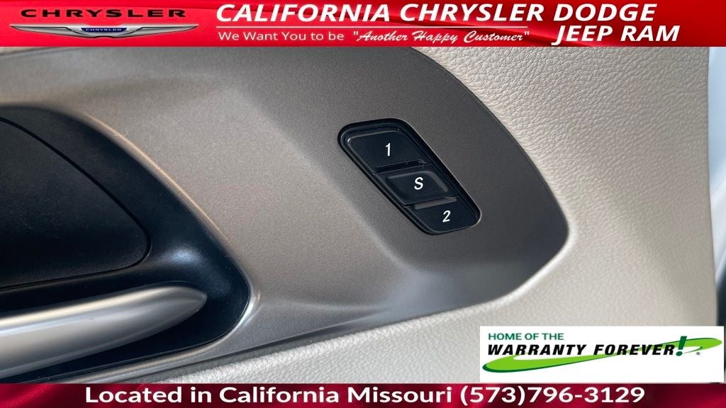 2022 Chrysler Pacifica Touring L