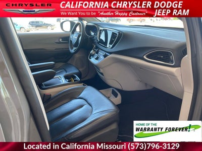 2022 Chrysler Pacifica Touring L