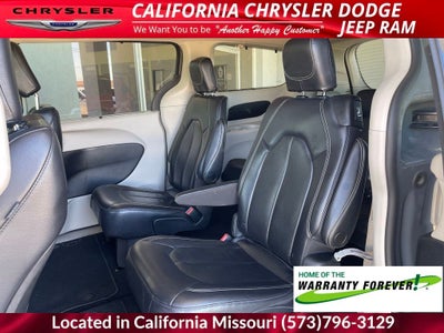 2022 Chrysler Pacifica Touring L