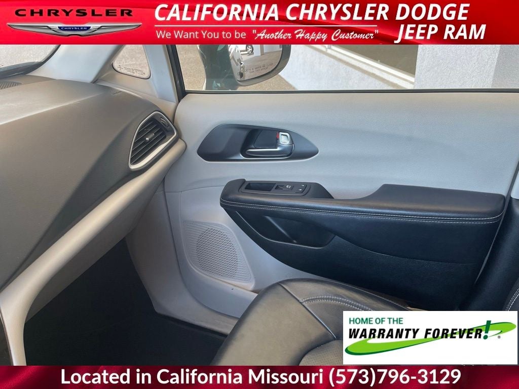 2022 Chrysler Pacifica Touring L