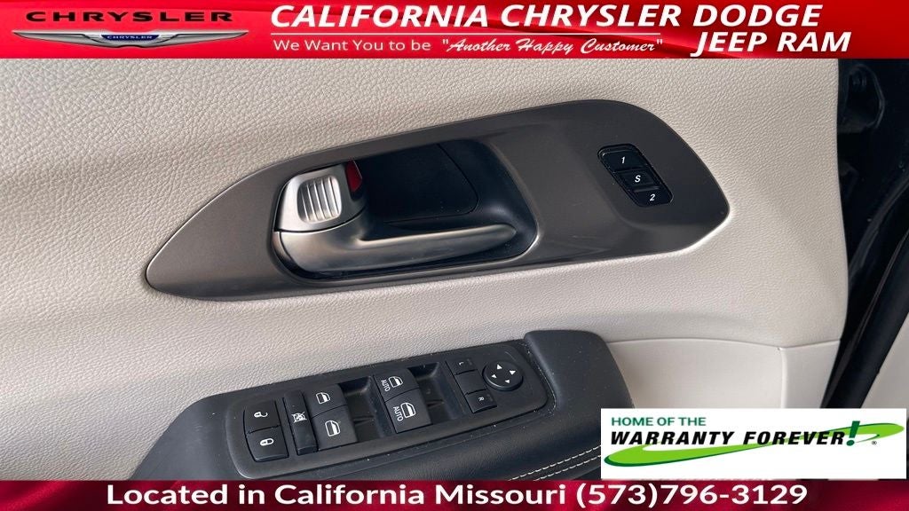 2023 Chrysler Pacifica Touring L
