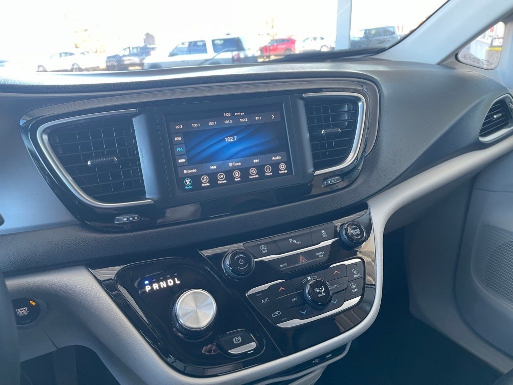 2020 Chrysler Pacifica Touring L