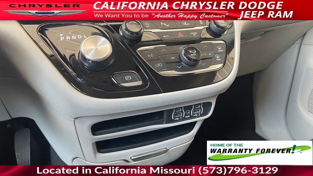 2024 Chrysler Pacifica Touring L