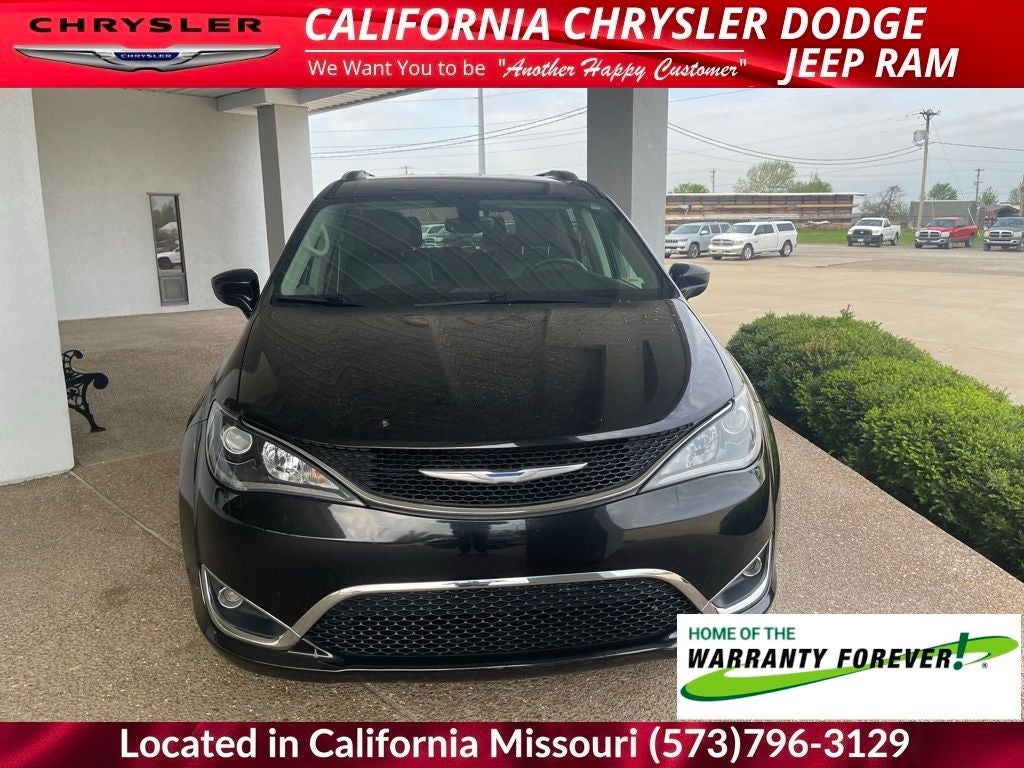 Used 2018 Chrysler Pacifica Touring L Plus with VIN 2C4RC1EG1JR315651 for sale in Kansas City