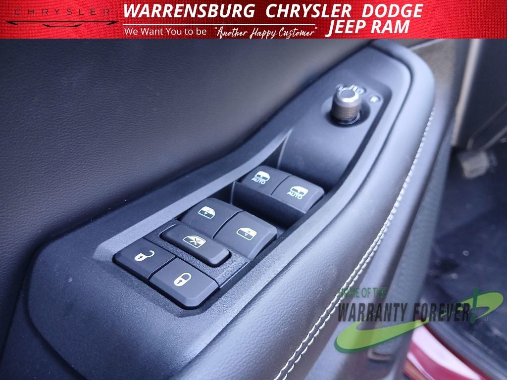 2026 Jeep Grand Cherokee GRAND CHEROKEE LAREDO X 4X4