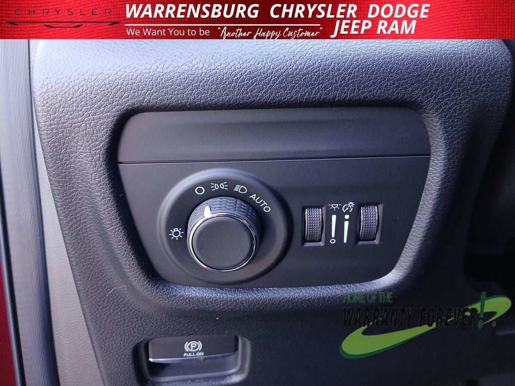 2026 Jeep Grand Cherokee GRAND CHEROKEE LAREDO X 4X4