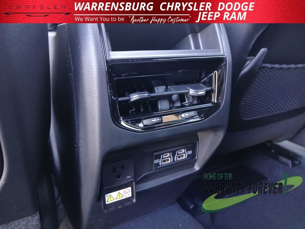 2026 Jeep Grand Cherokee GRAND CHEROKEE LAREDO X 4X4