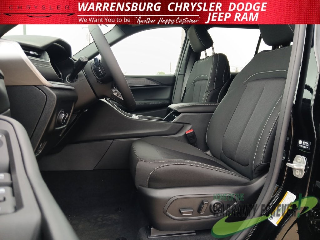 2027 Jeep Grand Cherokee GRAND CHEROKEE LAREDO 4X4