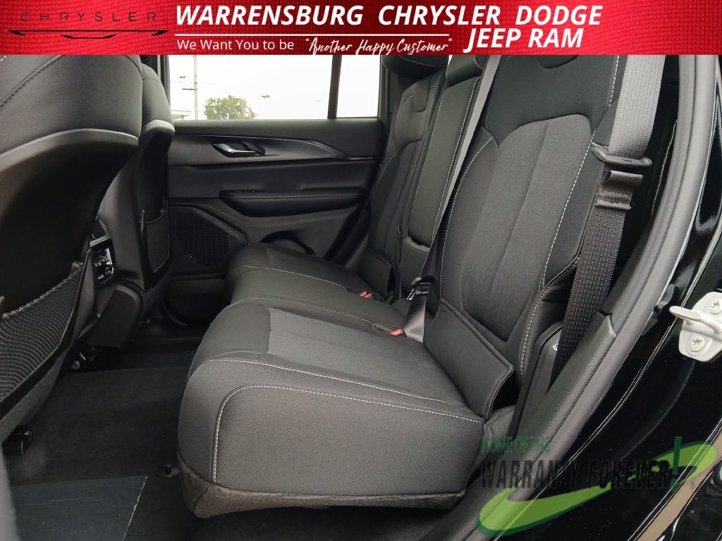 2027 Jeep Grand Cherokee GRAND CHEROKEE LAREDO 4X4