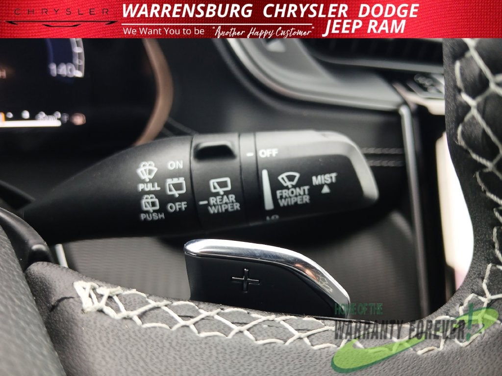 2027 Jeep Grand Cherokee GRAND CHEROKEE LAREDO 4X4