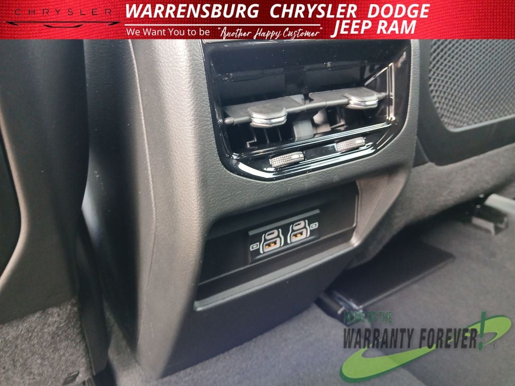 2026 Jeep Grand Cherokee GRAND CHEROKEE LAREDO 4X4