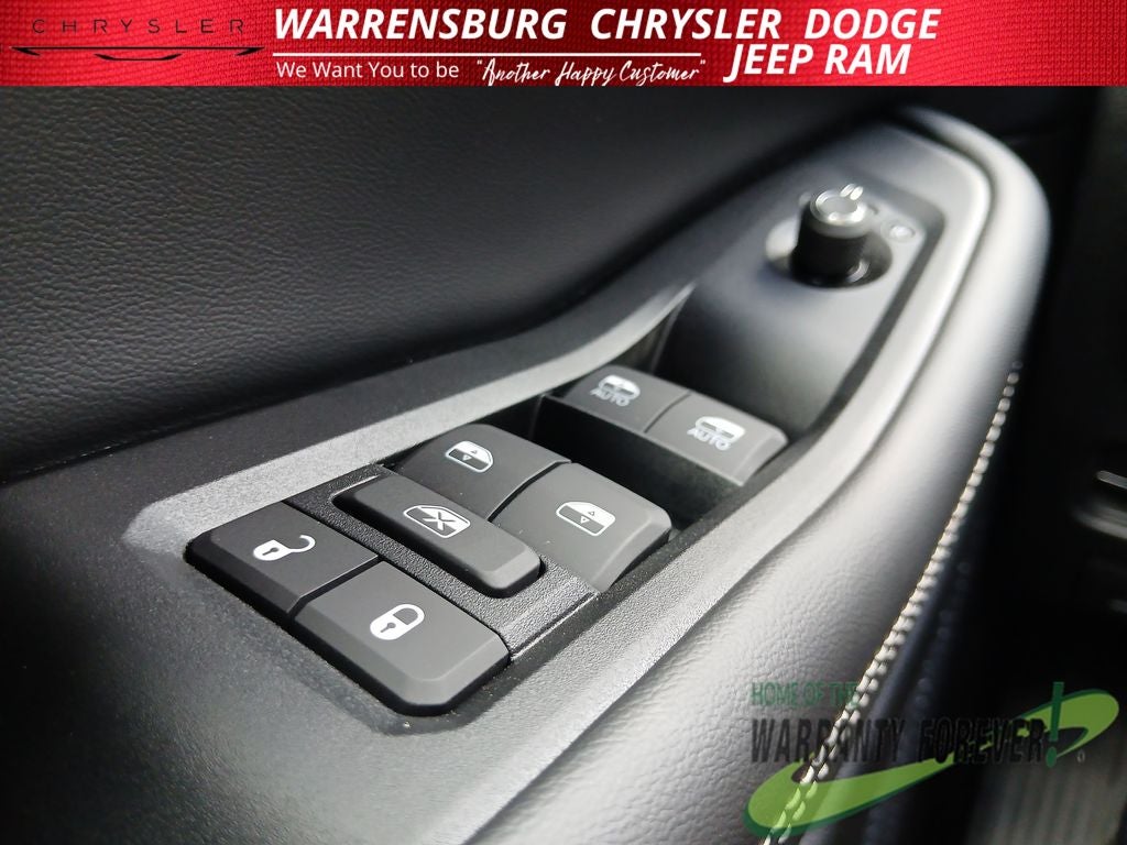 2026 Jeep Grand Cherokee GRAND CHEROKEE LAREDO 4X4