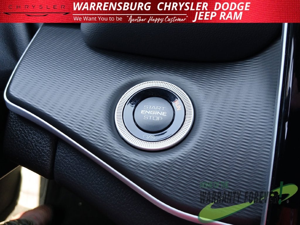 2027 Jeep Grand Cherokee GRAND CHEROKEE LAREDO 4X4