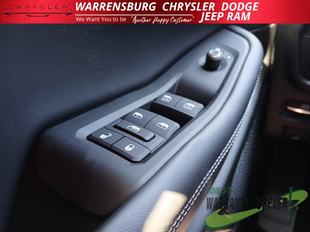 2027 Jeep Grand Cherokee GRAND CHEROKEE LAREDO 4X4