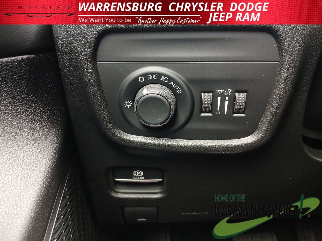 2026 Jeep Grand Cherokee GRAND CHEROKEE LAREDO 4X4