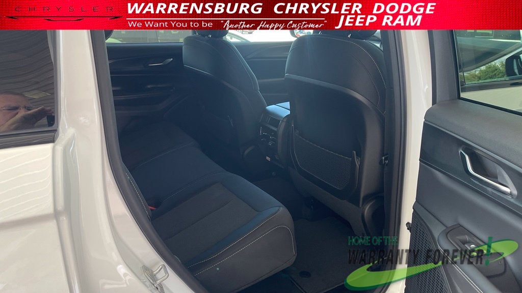 2027 Jeep Grand Cherokee Laredo X