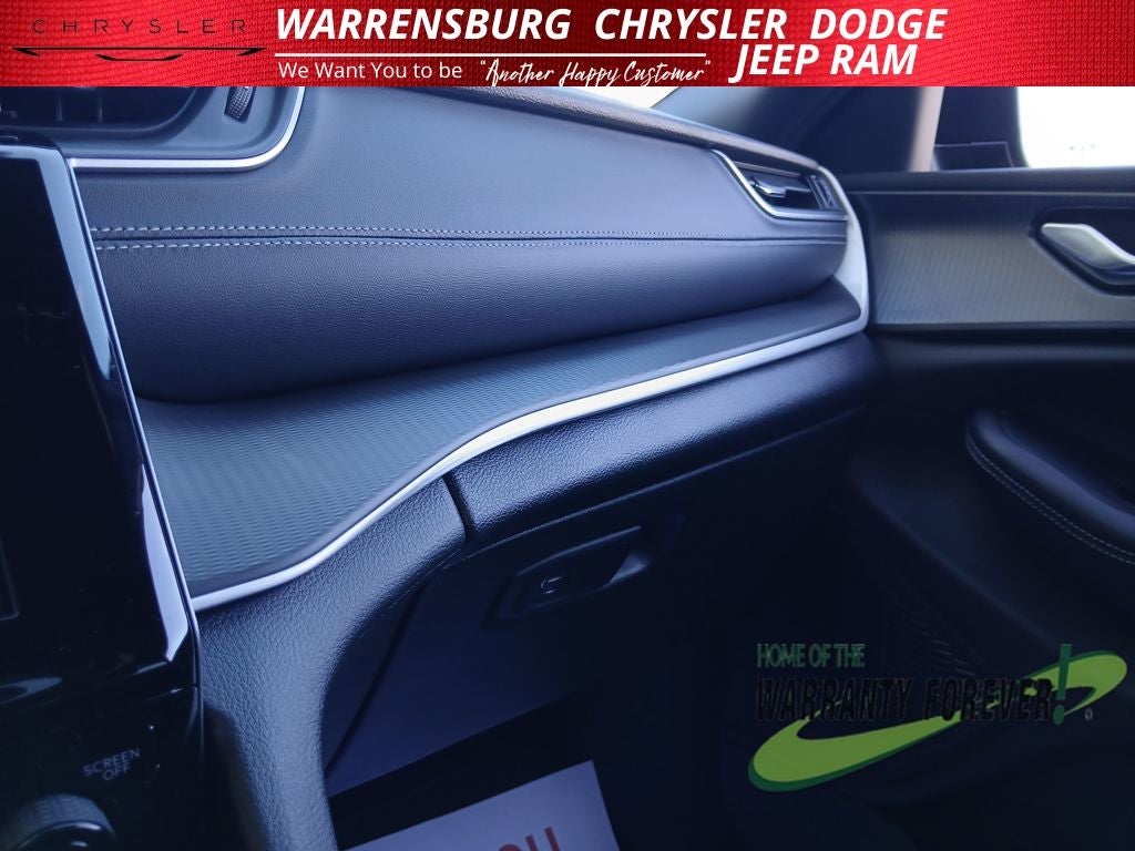 2026 Jeep Grand Cherokee GRAND CHEROKEE LAREDO X 4X4