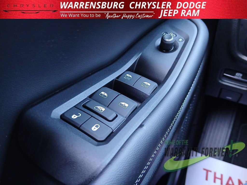 2026 Jeep Grand Cherokee GRAND CHEROKEE LAREDO X 4X4