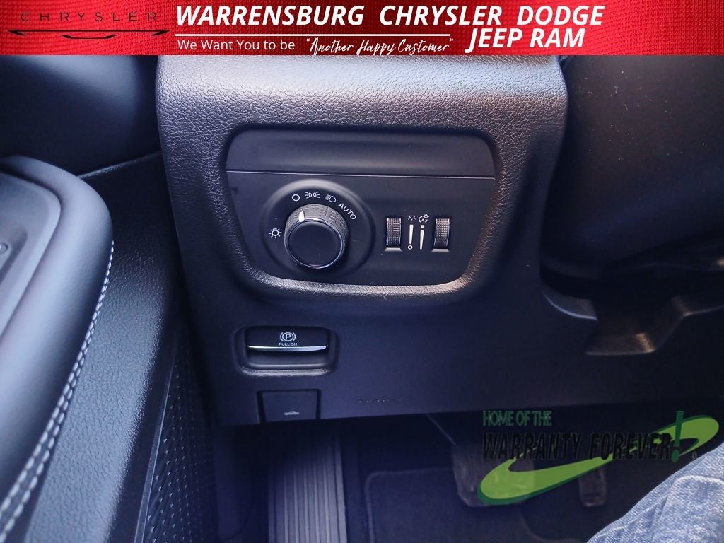 2026 Jeep Grand Cherokee GRAND CHEROKEE LAREDO X 4X4