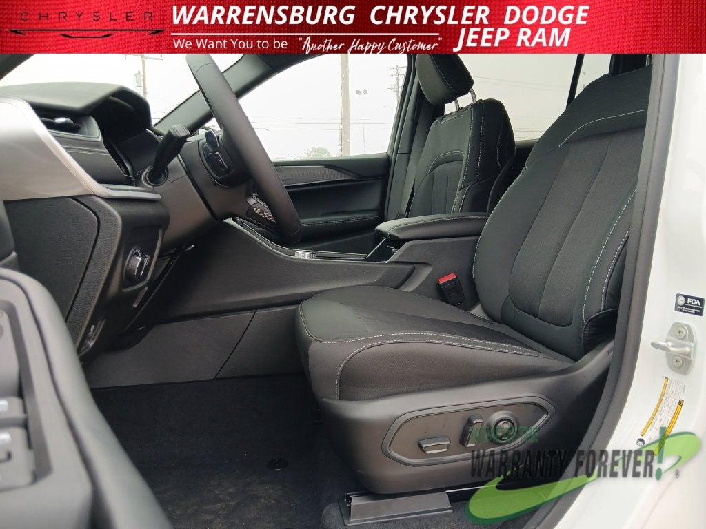 2027 Jeep Grand Cherokee GRAND CHEROKEE LAREDO 4X4