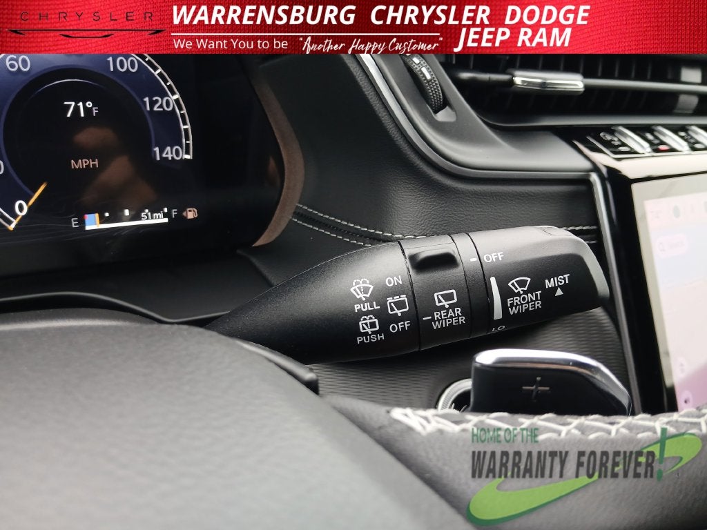 2027 Jeep Grand Cherokee GRAND CHEROKEE LAREDO 4X4