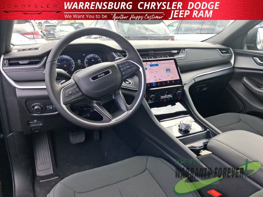 2027 Jeep Grand Cherokee GRAND CHEROKEE LAREDO X 4X4